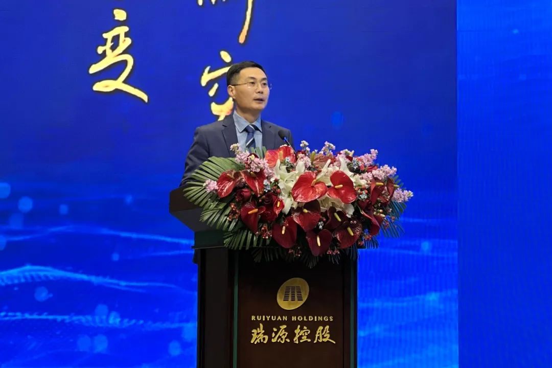 融合聚變，創(chuàng)新突破丨智慧產(chǎn)業(yè)集團(tuán)2022年度總結(jié)暨表彰大會(huì)順利召開